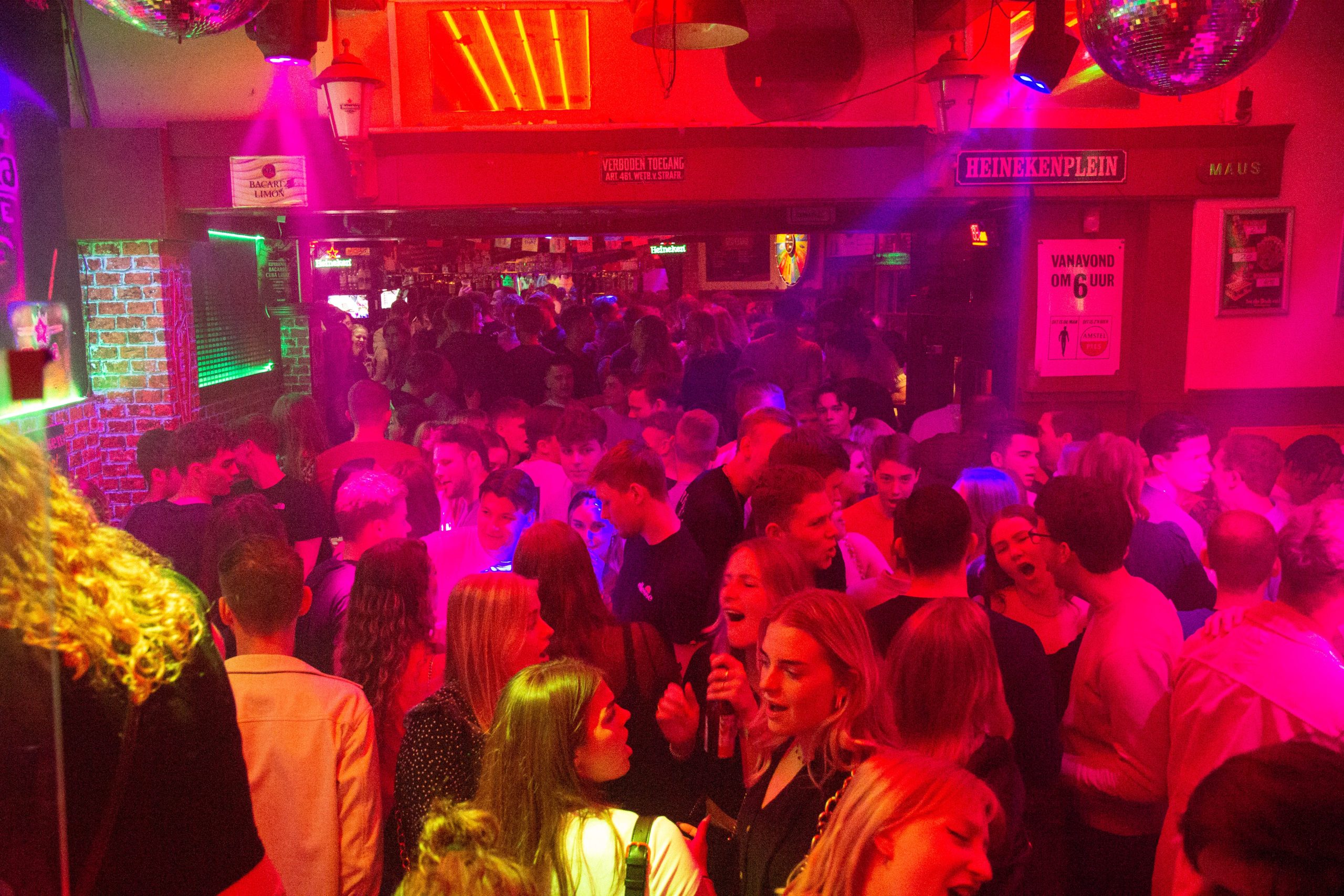 Barman Café de Lange Jan